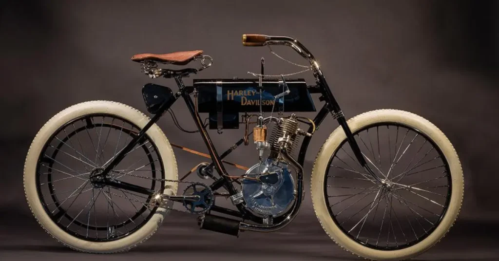 Capa do blog: primeira moto harley davidson