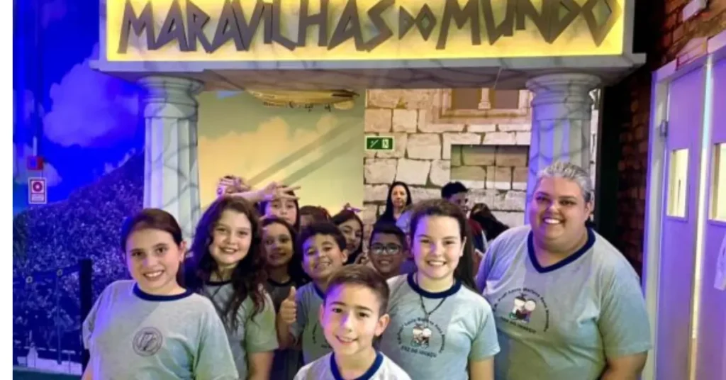 Capa da notícia: Visitas educativas em Foz do Iguaçu no Dreams Park Show - grupo escolar