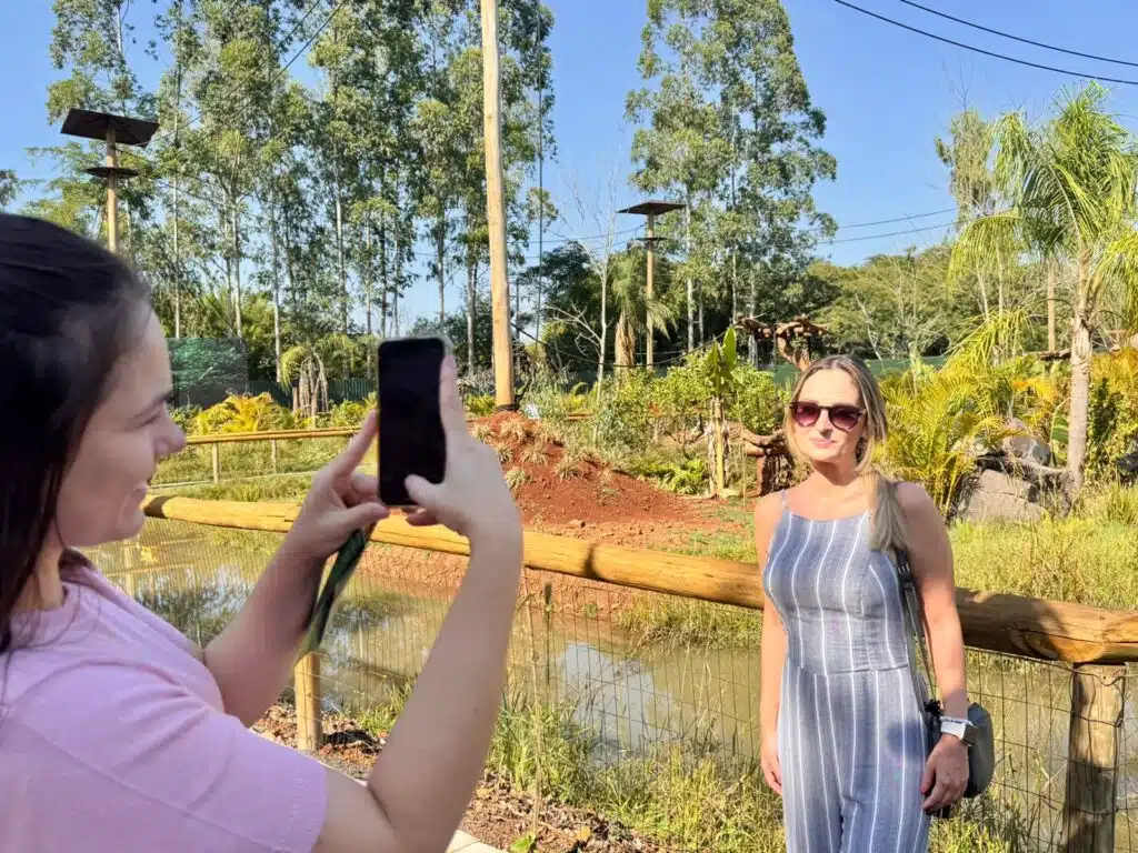 Floresta dos Primatas: primeiro recinto de imersão com macacos do