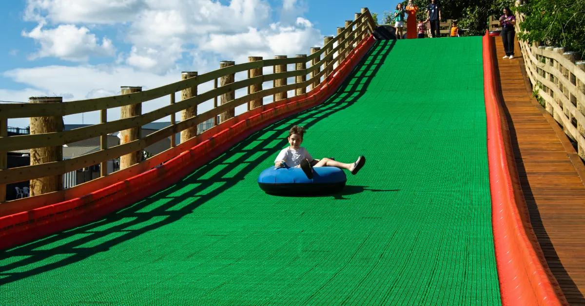 Capa do blog - lugares para viajar com criancas - tubing escorregassauro - Dreams Park Show