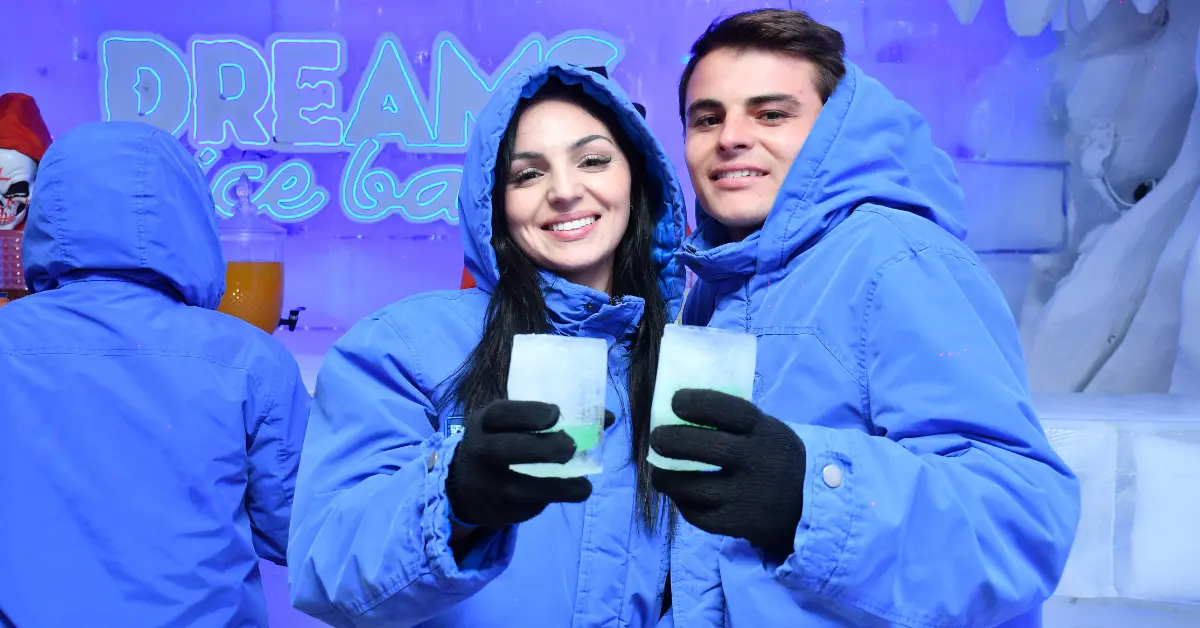 Capa do blog: Ice bar vale a pena - jovem casal no Dreams Ice Bar Foz do Iguaçu